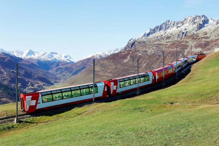 Switzerland-Rail-Tour-Package-Glacier-Express-Scenic-Tour
