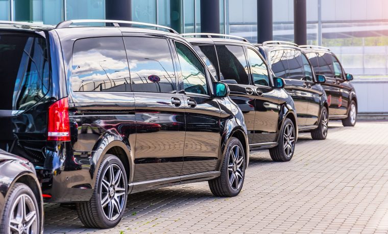 Private Chauffeur Services Tour and Sightseeing Transport Use Luxury Minivans and MPVs