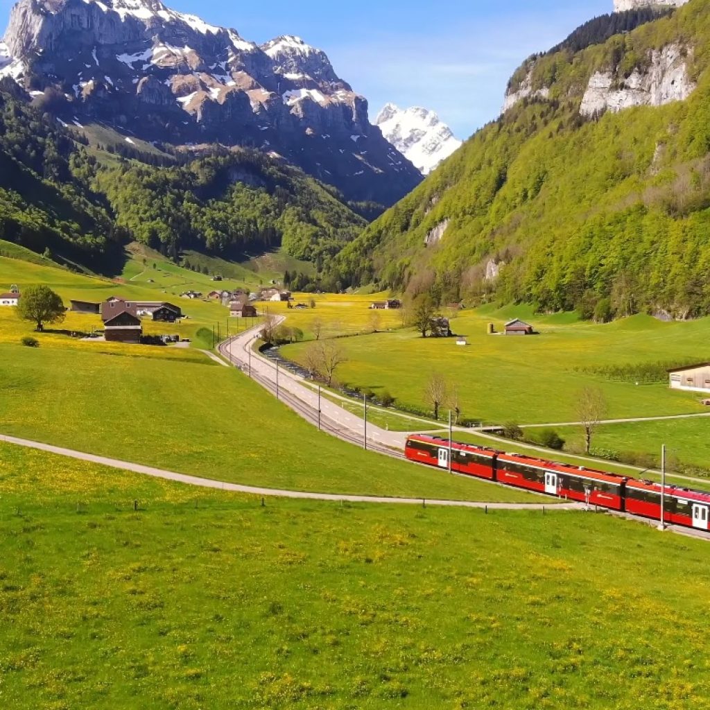 Grindelwald-By-Train